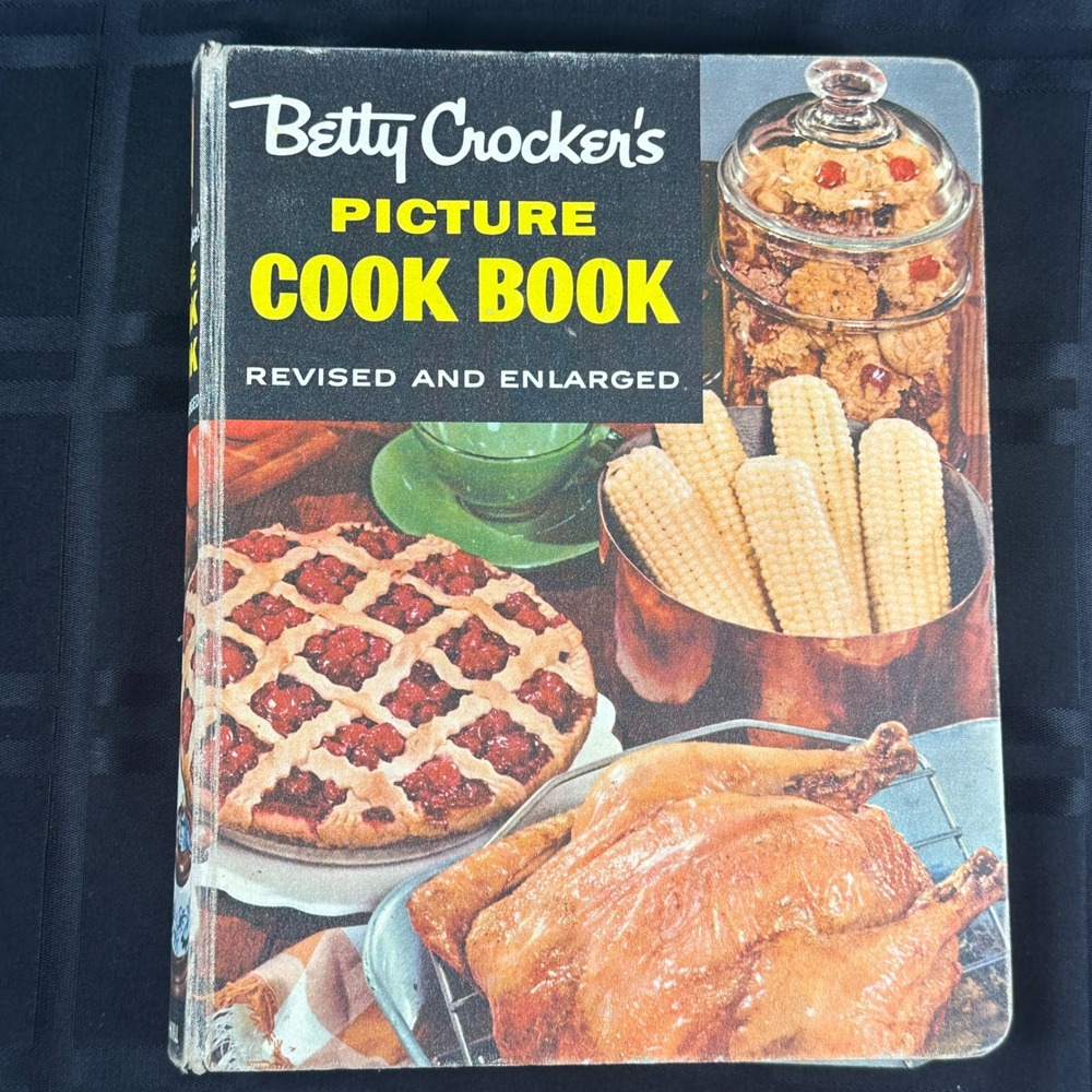 Vintage Betty Crocker Picture Cook Book Revised Enlarged 5 Ring Binder 1950s